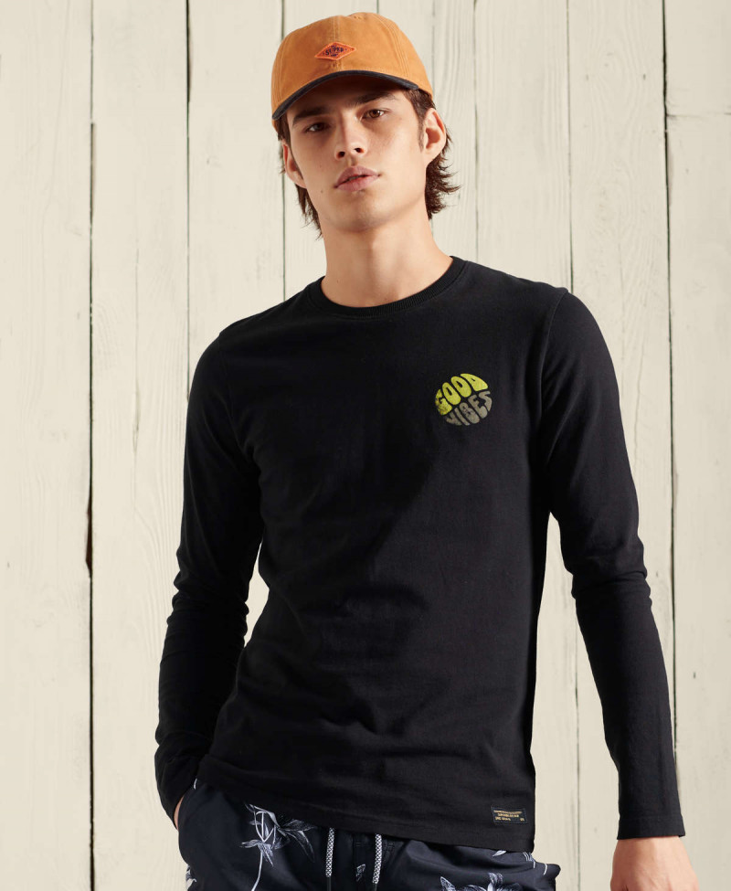 MILITARY GRAPHIC LS TEE