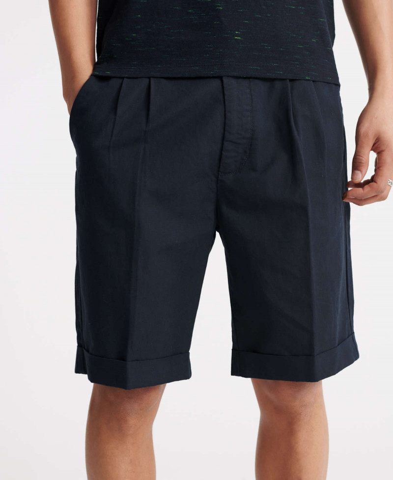 EDIT PLEAT CHINO SHORT