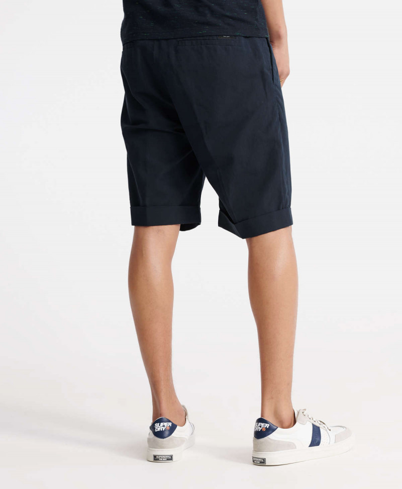 EDIT PLEAT CHINO SHORT