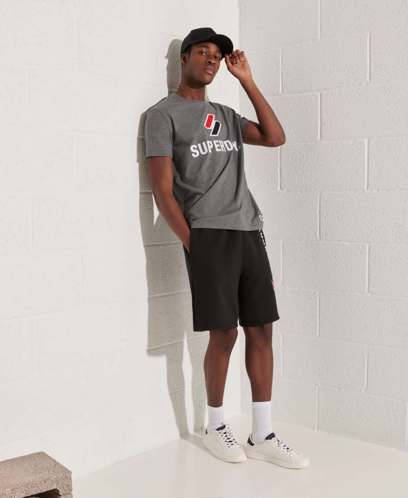 SPORTSTYLE APPLIQUE SHORT