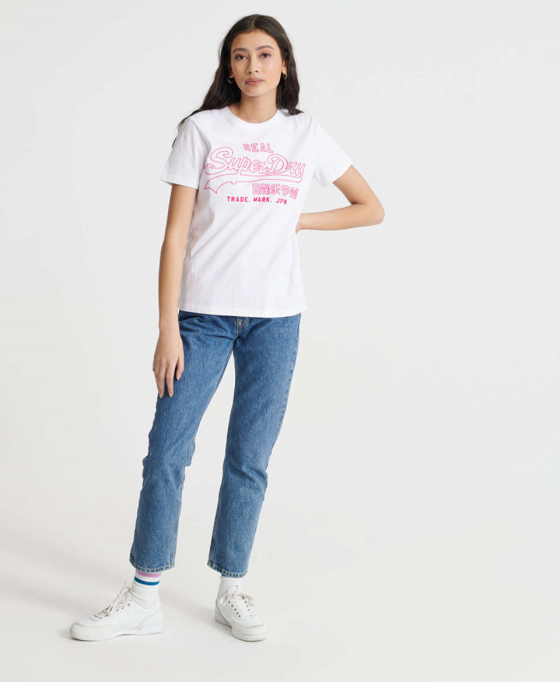 VL OUTLINE POP ENTRY TEE