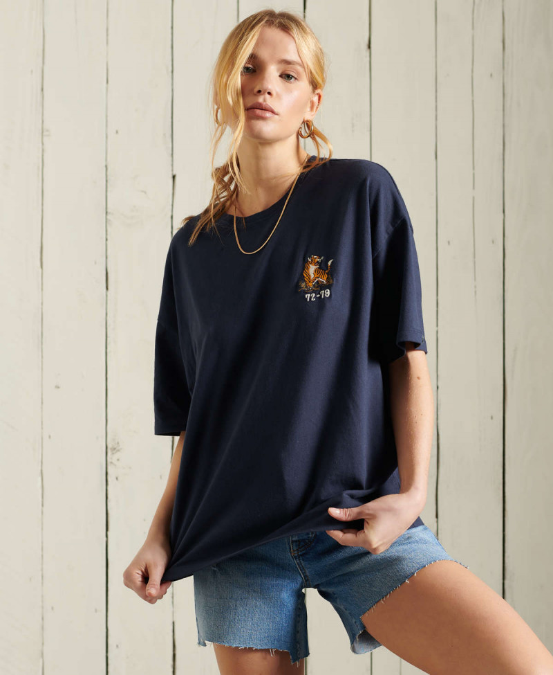 MILITARY NARRATIVE BOXY TEE
