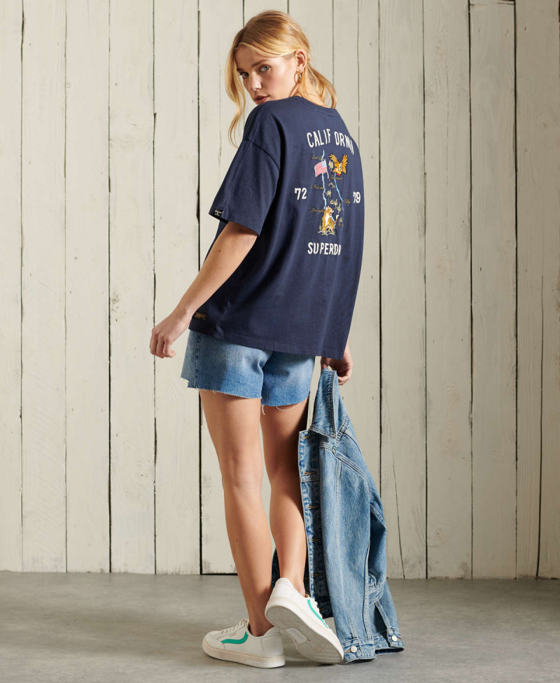 MILITARY NARRATIVE BOXY TEE