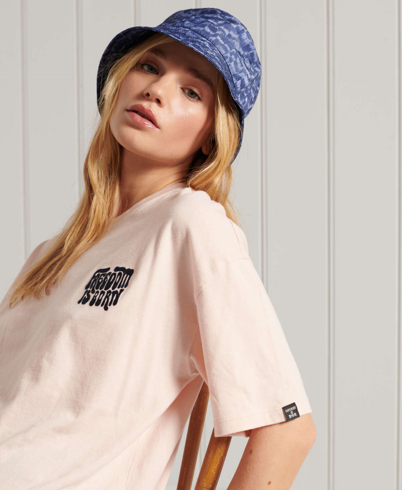 MILITARY NARRATIVE BOXY TEE