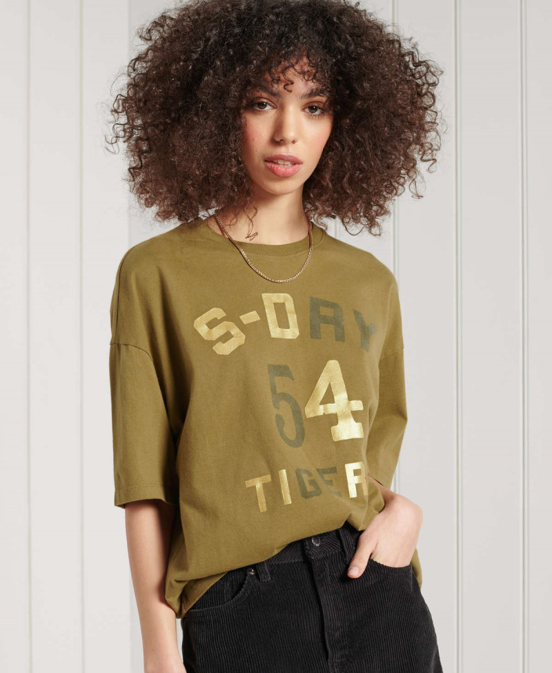 MILITARY NARRATIVE BOXY TEE