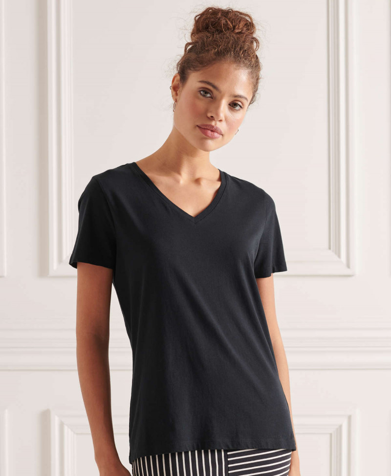 LIGHTWEIGHT ESSENTIAL VEE TEE