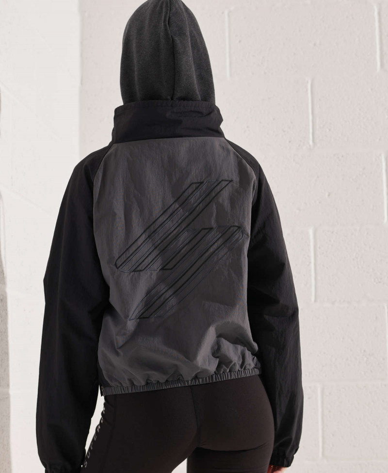 OVERHEAD CROPPED CAGOULE