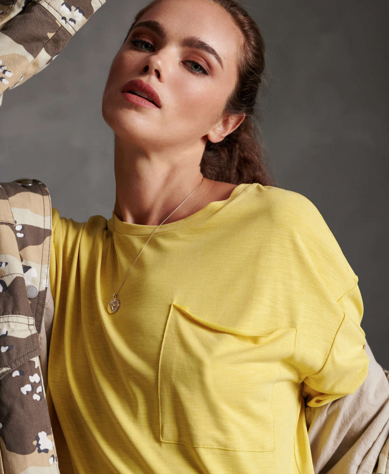 CANYON ESSENTIAL POCKET TEE