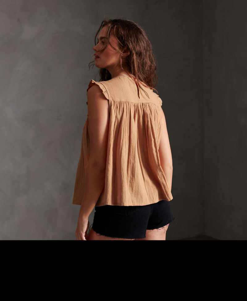 ELLISON TEXTURED LACE VEST