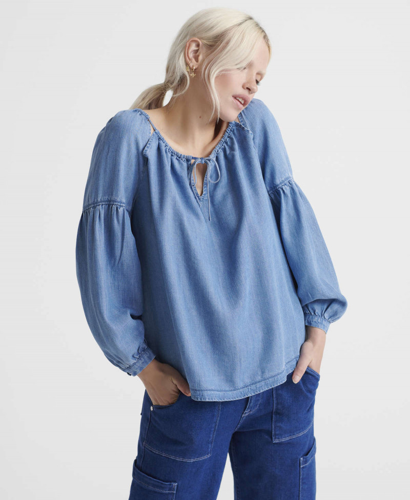 ARIZONA PEEK A BOO TOP