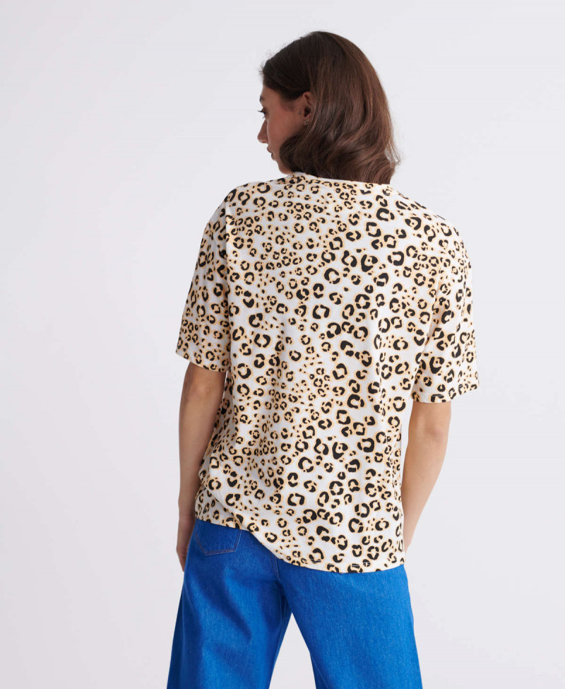 DESERT LEOPARD OS TEE