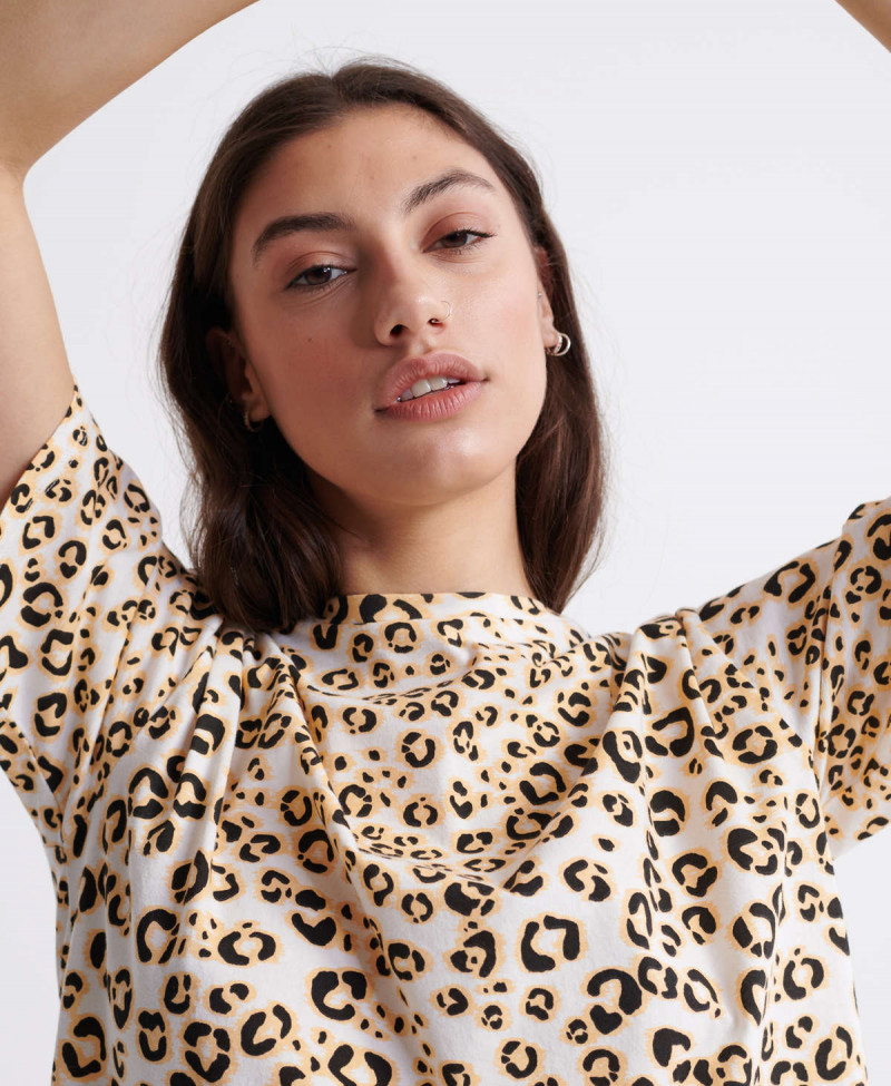 DESERT LEOPARD OS TEE
