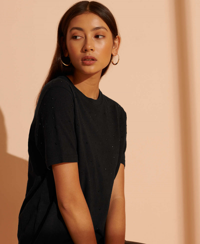 BACK STAGE RHINESTONE TEE