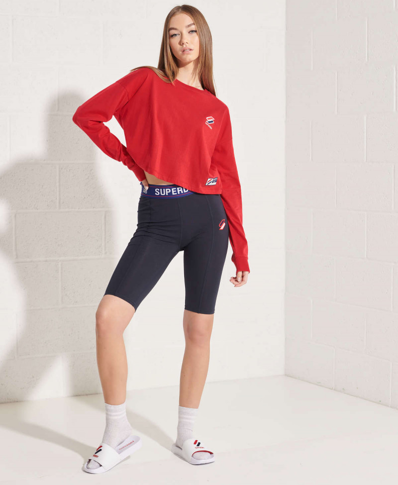 SPORTSTYLE ESSENTIAL CROP TOP