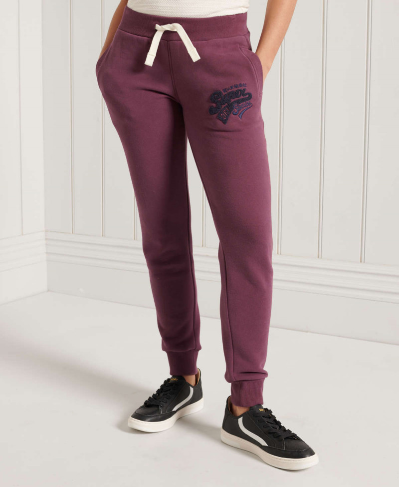 COLLEGIATE SCRIPTED JOGGER