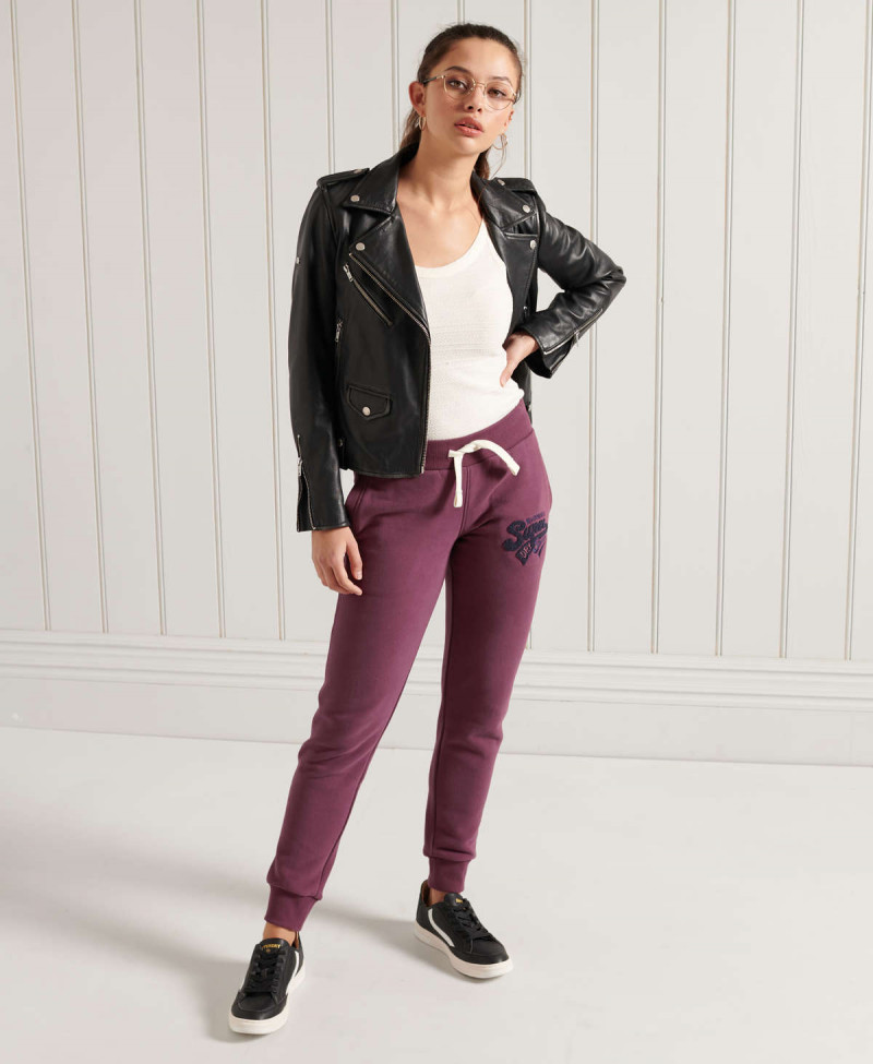 COLLEGIATE SCRIPTED JOGGER