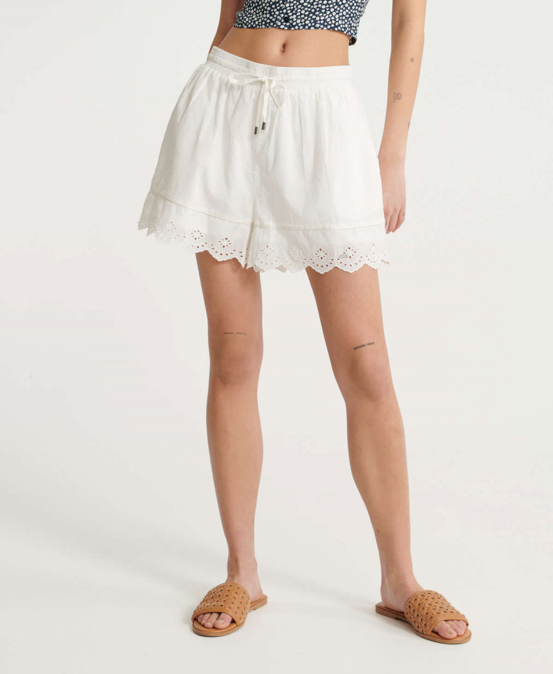 LACE BRODERIE SHORT