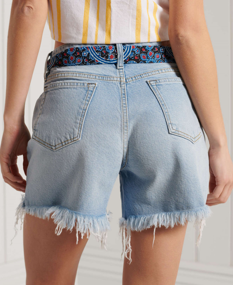 MID RISE SLIM SHORT