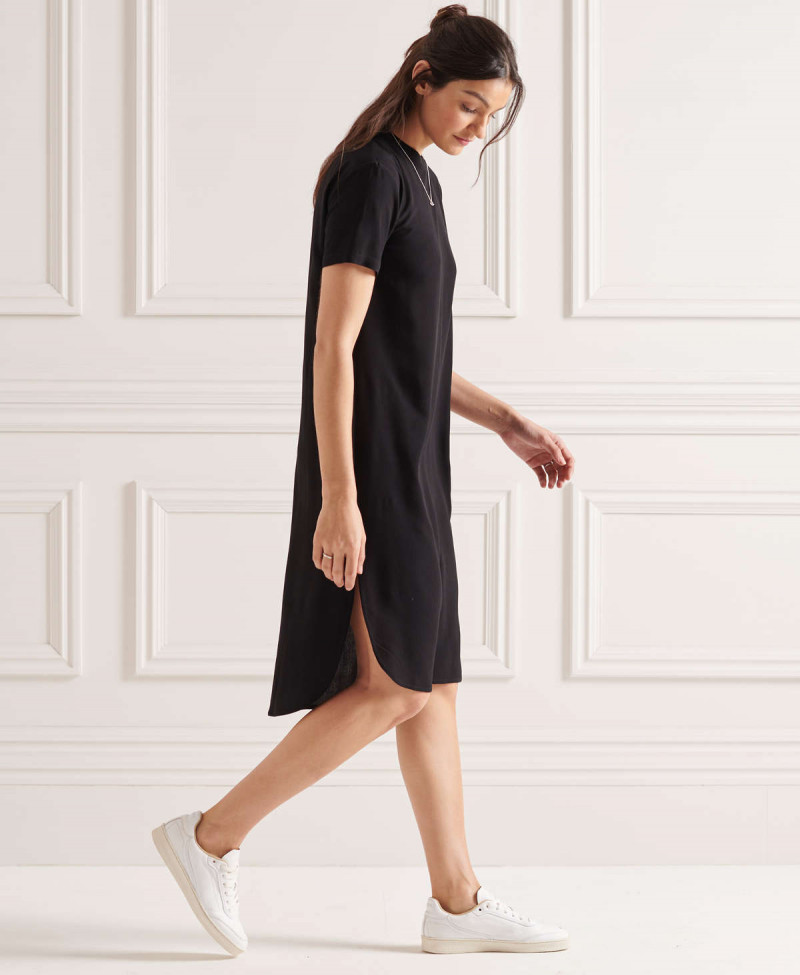 CURVE HEM SHIFT DRESS
