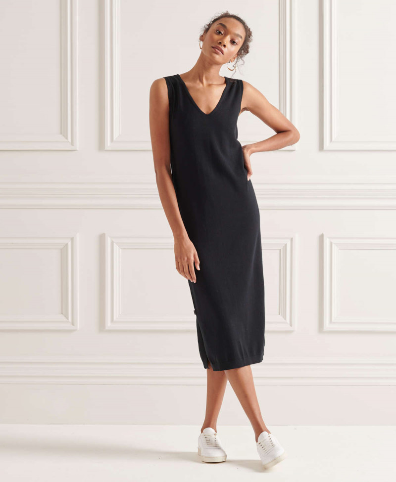 V NECK KNITTED DRESS