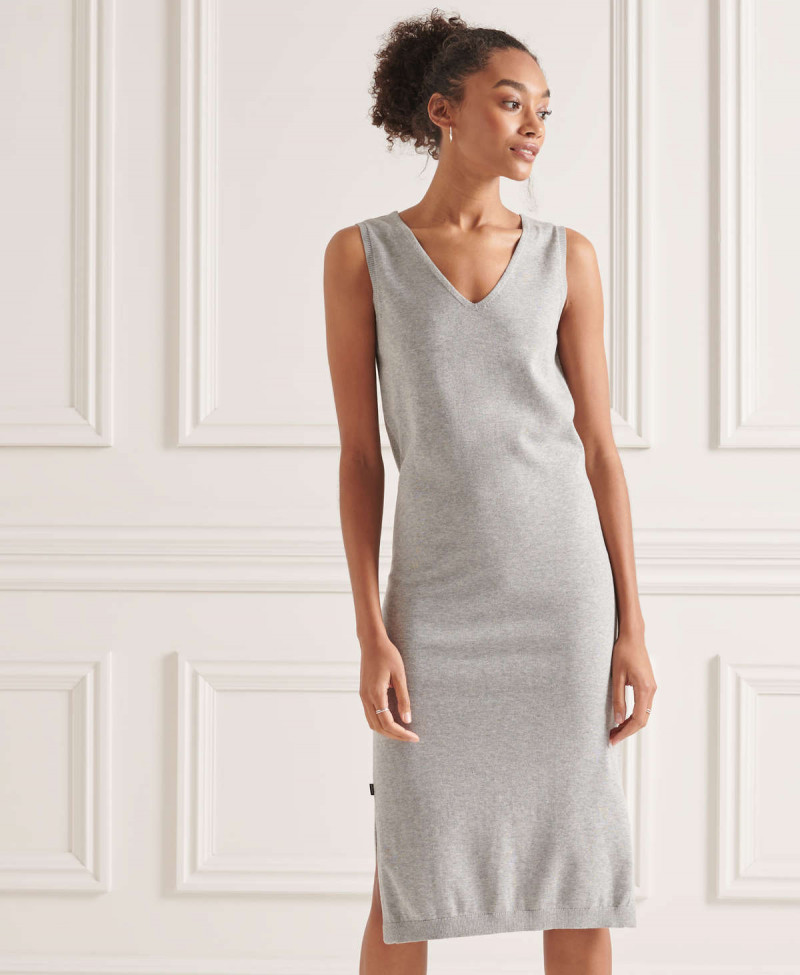 V NECK KNITTED DRESS