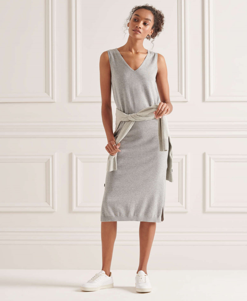 V NECK KNITTED DRESS