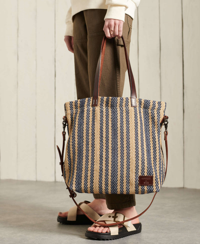 CASUAL TOTE