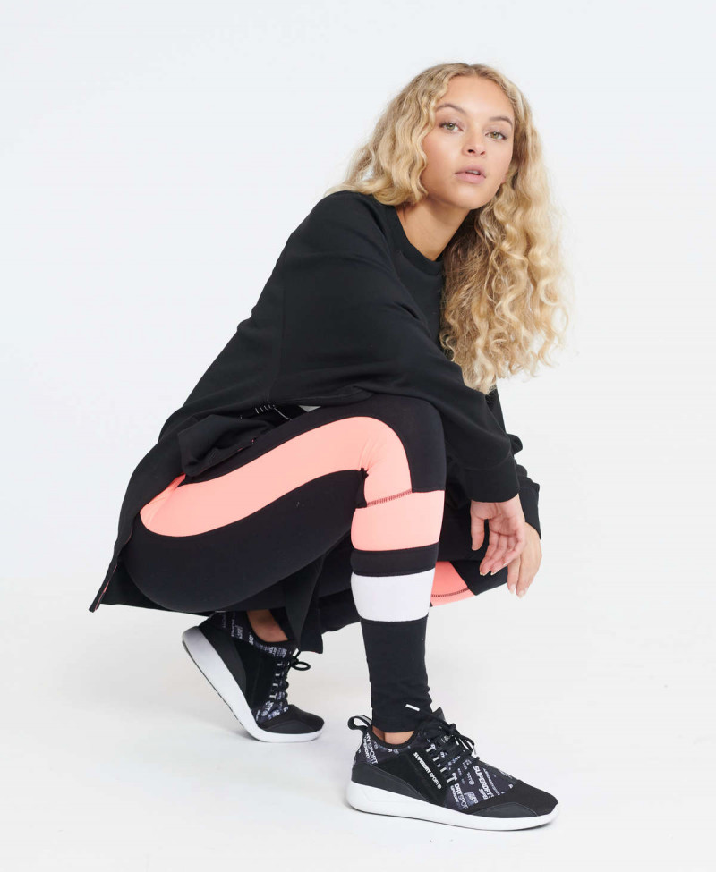 TRAINING GRAPHIC OVERSIZED CREW