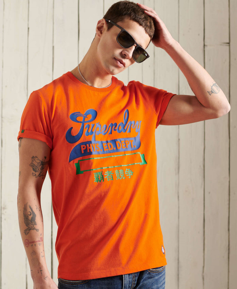 COLLEGIATE GRAPHIC TEE 185