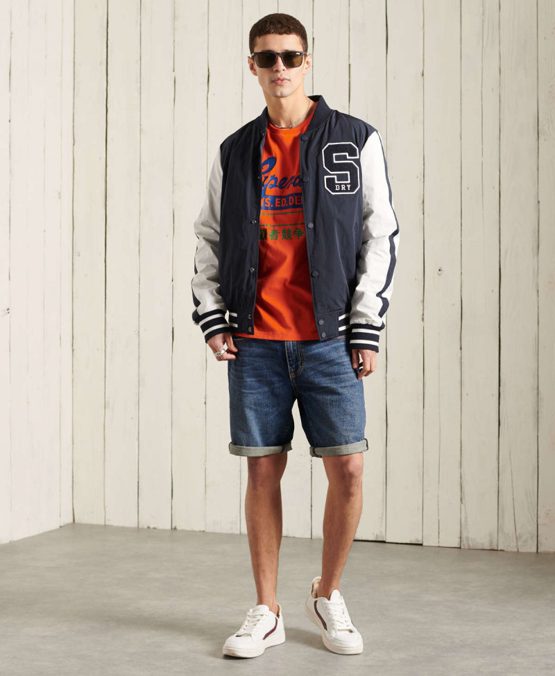 COLLEGIATE GRAPHIC TEE 185