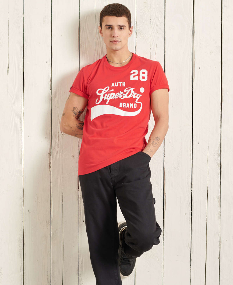 COLLEGIATE GRAPHIC TEE 185