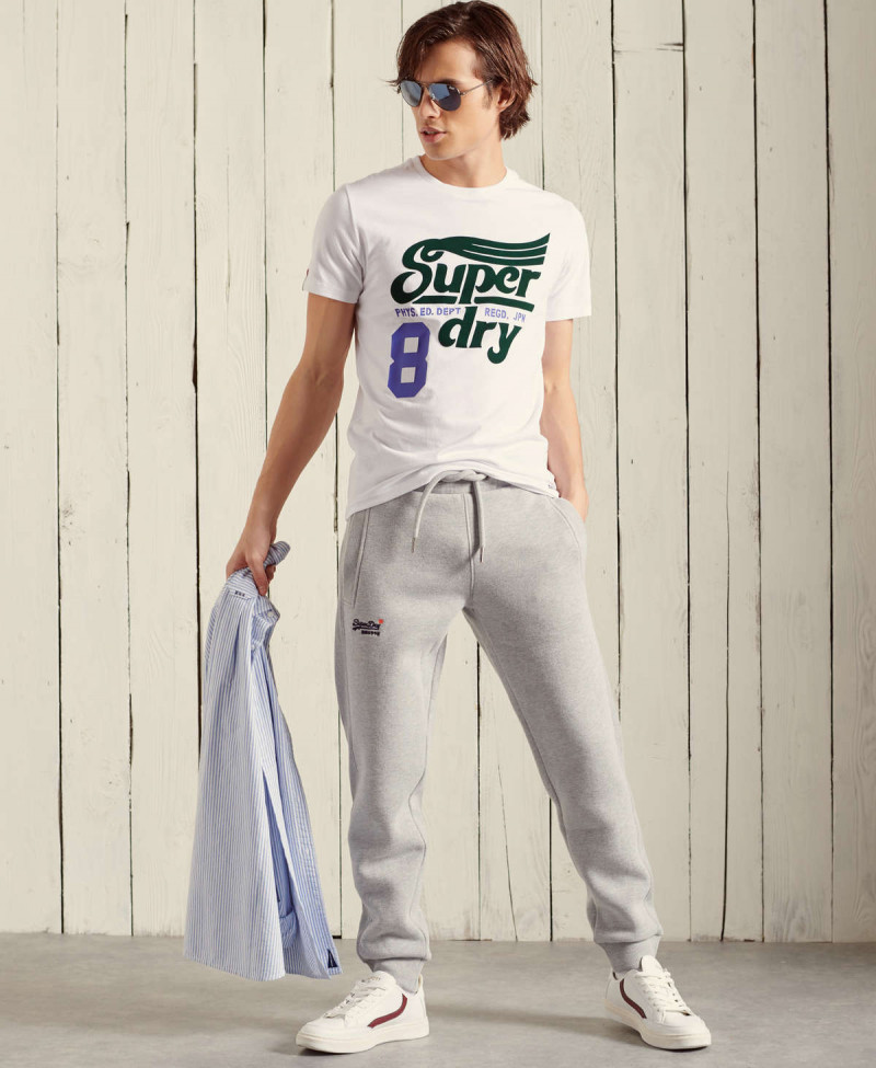 COLLEGIATE GRAPHIC TEE 185