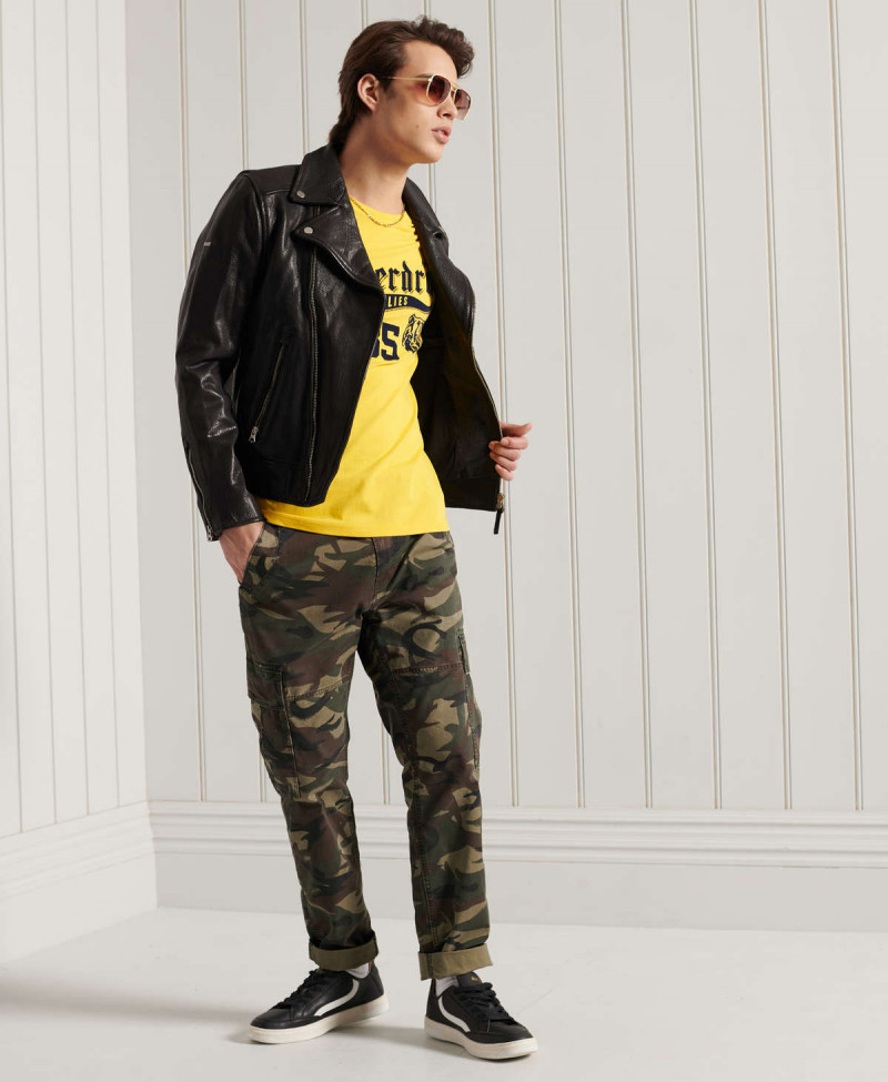 COLLEGIATE GRAPHIC TEE 185