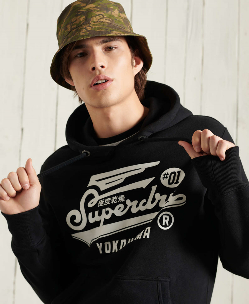 MILITARY GRAPHIC HOOD