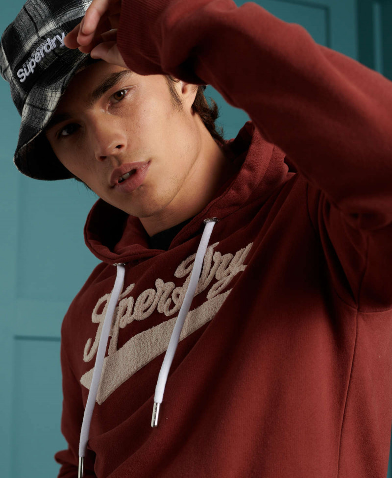 COLLEGE CHENILLE HOOD 190320