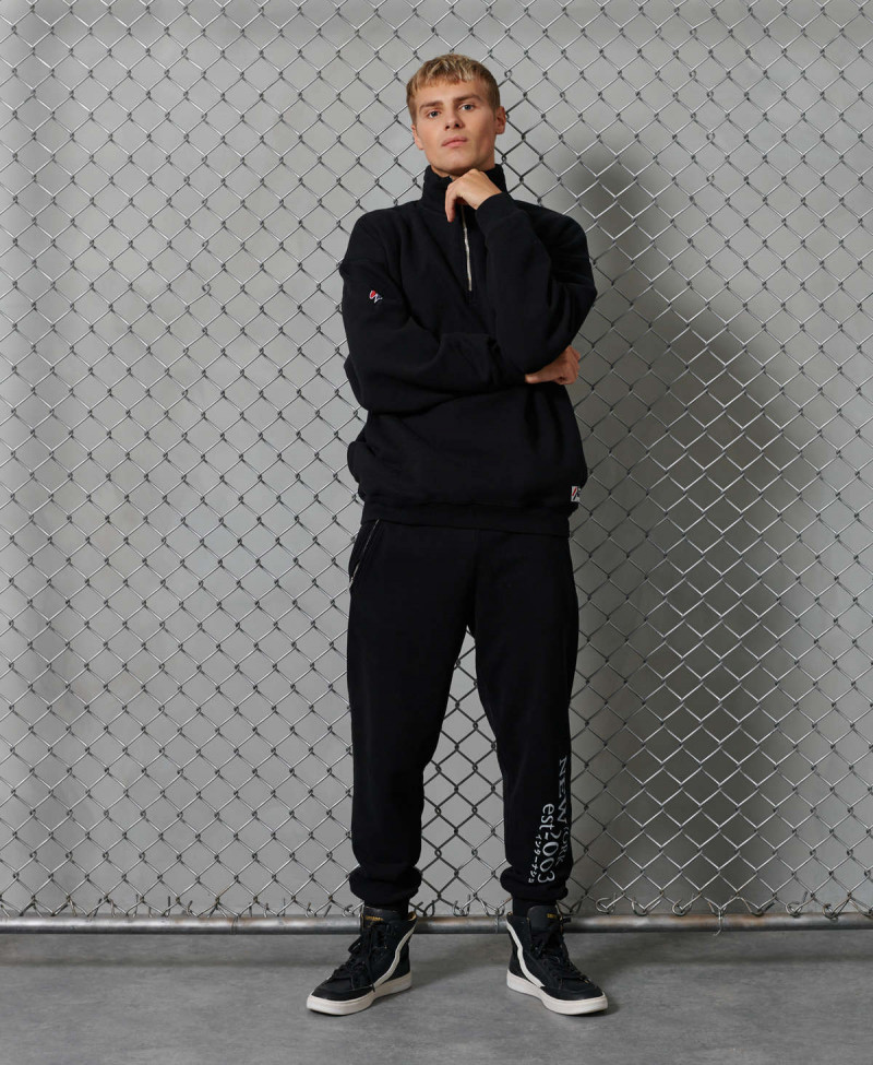 CITY COLLEGE BOX HZ HENLEY